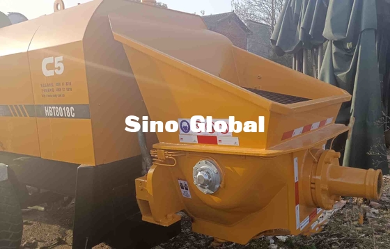 येलो यूज्ड सैनी ट्रेलर माउंटेड कंक्रीट पम्प 180KW HBT8018C